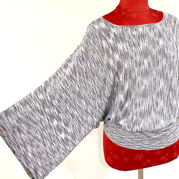 Chicos Sweater 1/M/8 Silky Gray Silver Metallic Kimono Dolman Sleeve Draped Chic - Picture 2 of 9